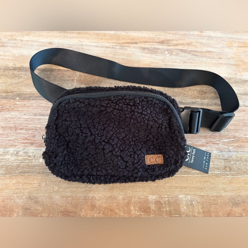 C.C Sherpa Fanny Pack Black Crossbody Bag Zipper Pocket and Adjustable Strap NWT